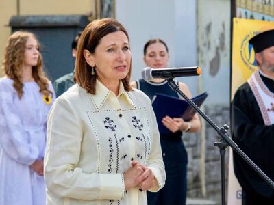 «Вклонятися і дякувати мамам і дружинам, батькам та родинам наших Героїв – це наш святий обов’язок»