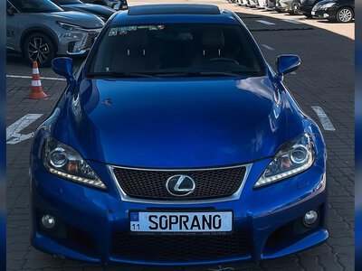 У Києві помітили рідкісний спортседан Lexus із 417-сильним V8 (ФОТО)