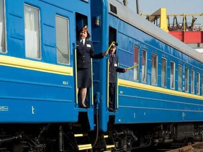 Потяги із Запоріжжя та в бік міста рухається з суттєвими затримками - до 3,5 годин