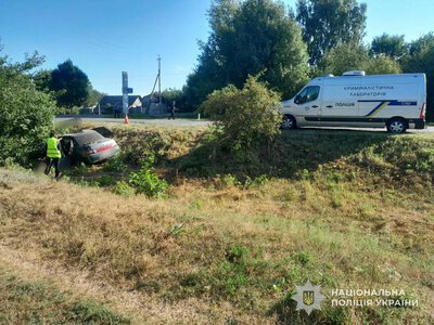 Поліція Сумщини встановлює обставини смертельної ДТП, у якій загинули двоє молодиків