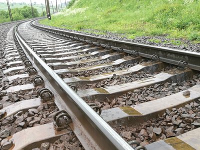 На Закарпатті потяг на смерть збив чоловіка на колії
