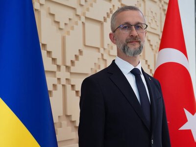 «Зробили необхідні попередження». Посла України викликали до МЗС Туреччини через атаки на турецькі судна — Anadolu