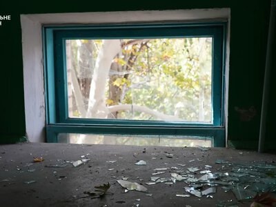Херсон атакували російські дрони: двоє чоловіків поранені
