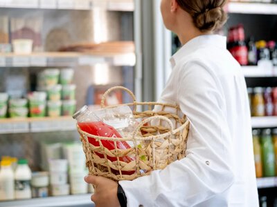 У супермаркетах України почалися перебої з продуктами після російських ударів — WP 