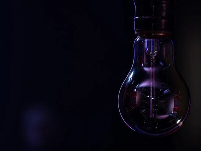 Зима без світла: що потрібно купити вже зараз на випадок тривалих відключень 