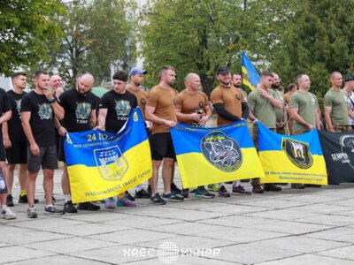 «Разом сильніші»: у Нетішині ветерани, військові та рятувальники змагалися у функціональному багатоборстві
