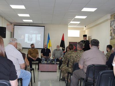 Зберегти пам’ять про кожного: у Тернополі презентували перший том книги «На щиті» про полеглих Героїв