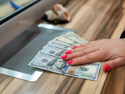 Курс долара на початок вересня: прогноз банкіра