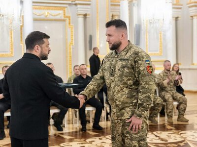 За бойовий шлях і командування: командира Rugby Team 129 ОВМБр Євгенія Дудку нагородили Хрестом бойових заслуг