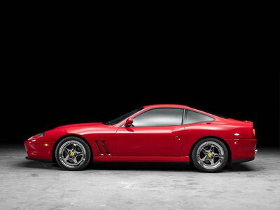 Ferrari Майкла Джордана, що надихнув на Air Jordan XIV, виставили на торги