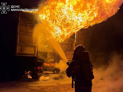 Рятувальники показали фото наслідків ворожої атаки на Миколаївщину