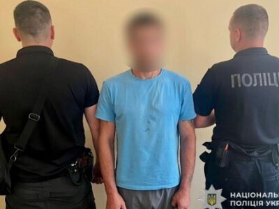 Вихопив із рук 64-річної жінки мобільний телефон та втік: у Дніпрі затримали грабіжника