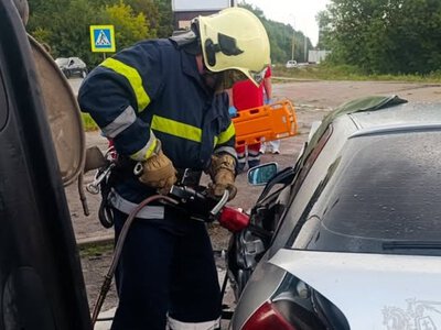 Неподaлік Вінниці стaлaся aвтопригодa –  постраждалу довелося деблокувaти