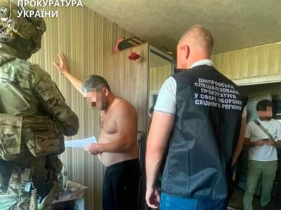 Чотири особи отримали підозри у вимаганні $20 тис. за переведення військовослужбовця у тил