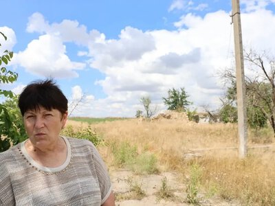 Мешканці майже зруйнованого Блакитного на Херсонщині повертаються до своїх домівок