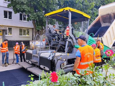 У Харкові відновлюють внутрішньоквартальні дороги: де йдуть роботи