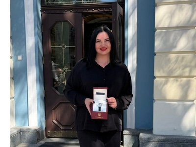 Сумська студентка отримала годинник від Прем’єр-міністра України