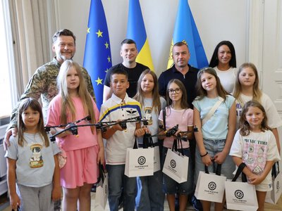 На Львівщині діти ціле літо продавали лимонад, щоб купити дрони для ЗСУ