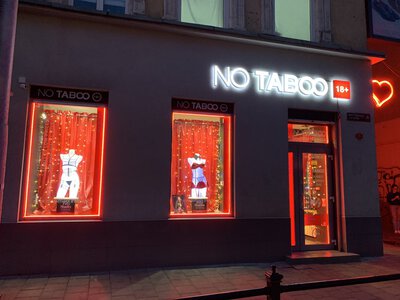 У Львові створили групу для аналізу секс-шопів і секс-барів