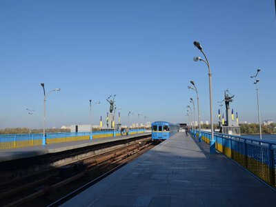 Кличко зібрав раду оборони Києва: будуть переглядати рух мостами столиці під час повітряних тривог