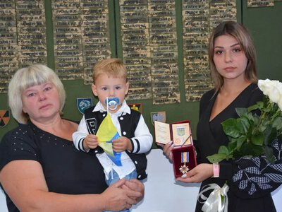 Родині загиблого захисника Івана Шарабана з Боремельської громади вручили орден «За мужність»