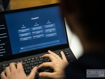 Європейська комісія посилила нагляд за ChatGPT, Reddit та Roblox: що контролюють