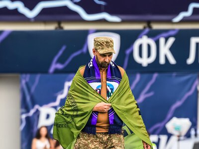 Черкаський воїн, який повернувся на службу після поранення, відкрив матч “ЛНЗ”