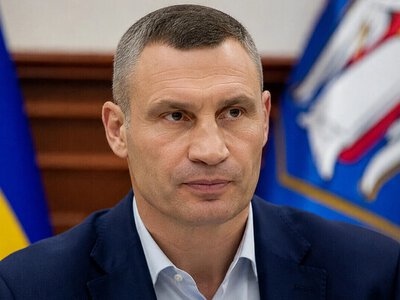 Влада Києва хоче переглянути комендантську годину і рух мостами