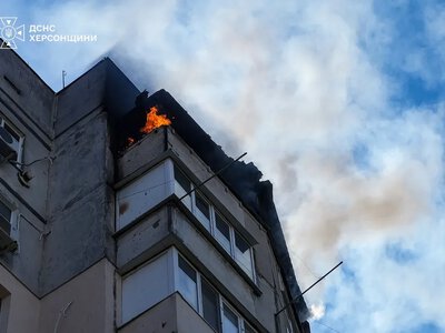 Чотирьох херсонців врятували під час пожежі від атаки дрона РФ
