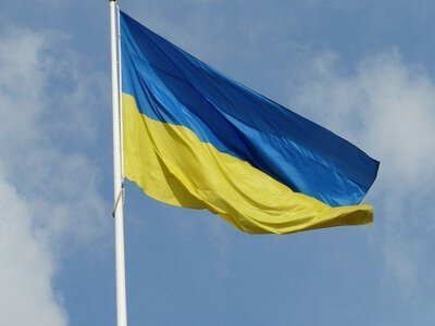 Чотири країни слідом за США закликають своїх громадян не їхати до України