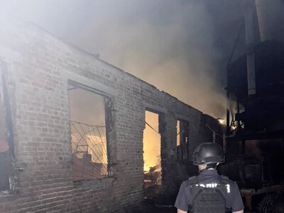 У Новгород-Сіверському росіяни атакували деревообробне підприємство
