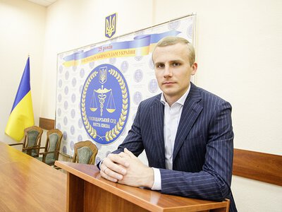 “Чому суддя з такою репутацією досі залишається на посаді?”, – політолог закликав НАБУ перевірити суддю Господарського суду Романа Бойка