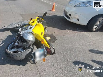 Подробиці ДТП у Житомирі за участі 17-річного мотоцикліста та автомобіля Nissan