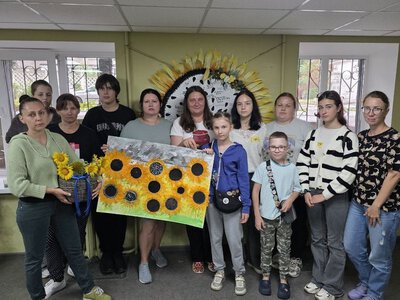 «Вільні разом»: Дніпро, Хмельницький та Житомир продовжують допомагати переселенцям з Херсонщини