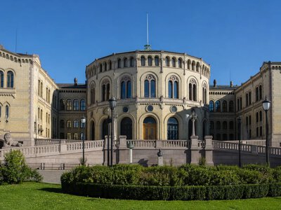 Новий король Норвегії Гокон VIII склав присягу в парламенті — YLE News