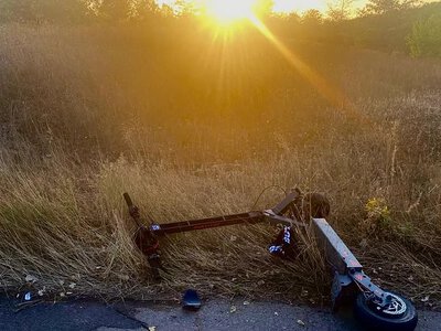 На Миколаївщині двох дітей госпіталізовано після падіння з електросамокату