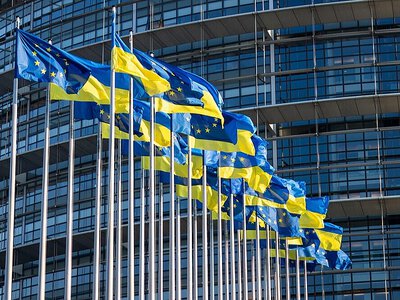 ЄС не планує прискорювати виплати Україні попри заклик Зеленського