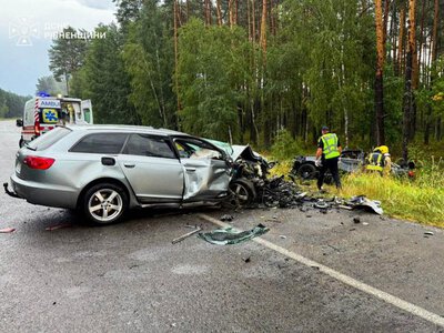 На Рівненщині рятувальники деблокували жінку з понівеченого авто (ВІДЕО)