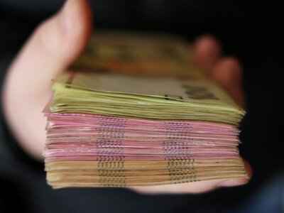  Середня зарплата в Україні несподівано знизилася: відомі лідери та ситуація на Закарпатті 