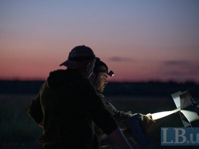 «Сам дрон – це лише патрон». Вечір із екіпажами, що навчаються працювати з Merops – загадковими перехоплювачами Еріка Шмідта