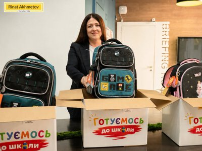 Готуємося до школи разом: 150 дітей оборонців Маріуполя отримали шкільні набори