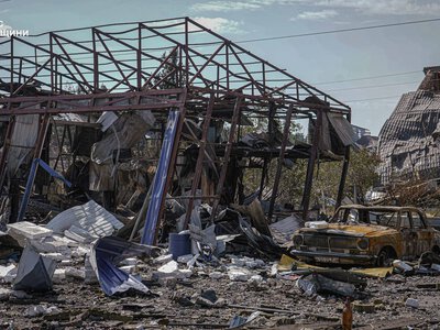 Фото: четтверту добу поспіль на Київщині ліквідовують наслідки удару по складу боєприпасів