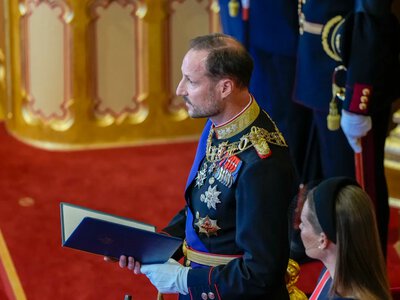 Новий король Норвегії Гокон склав присягу після смерті батька - як це було