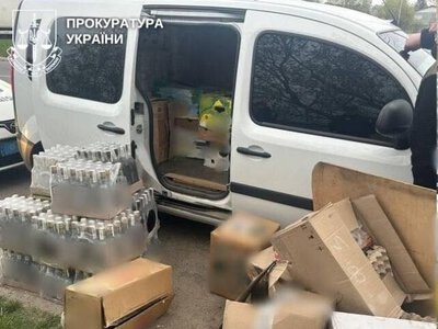 У Рівному судитимуть юнака, який перевозив майже 400 літрів сурогату