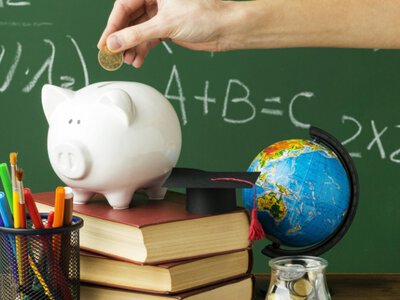 З 1 вересня зарплати освітян зростуть ще на 20%: скільки отримуватимуть учителі, викладачі та вихователі