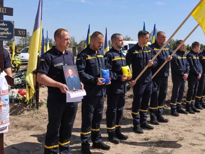  Попрощались із загиблим через російську атаку рятувальником із Херсонщини 