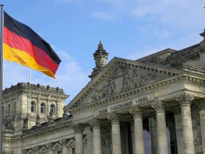 Германия закроет российское консульство и усилит контроль за россиянами