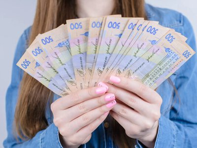 Середня зарплата українців у липні суттєво знизилася