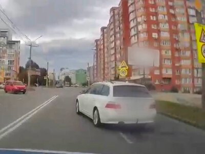 У Хмельницькому п’яний водій BMW скоїв ДТП та втік: патрульні зафіксували у нього 3,33 проміле