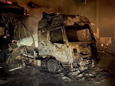 Окупанти вдарили по складах на Київщині: рятувальники ліквідували пожежі під повторними атаками